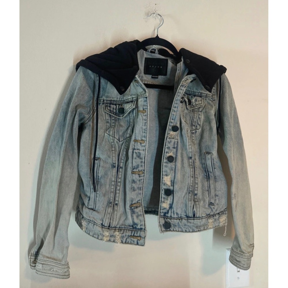 BlankNYC Casual Encounter Denim Jacket Womens SZ MD Light Wash Hooded Distressed